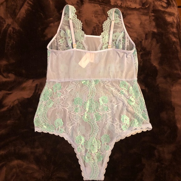 SOMA Flirtation Plunging Lace Bodysuit Teddy - Picture 5 of 8